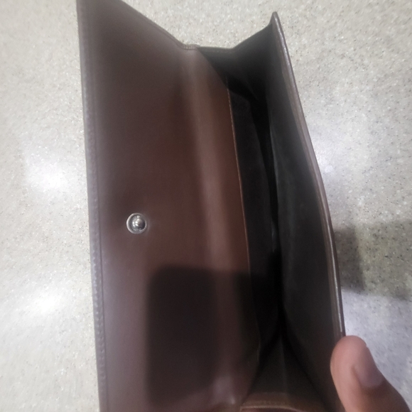 Gucci Brown Monogram Wallet - Picture 4 of 11